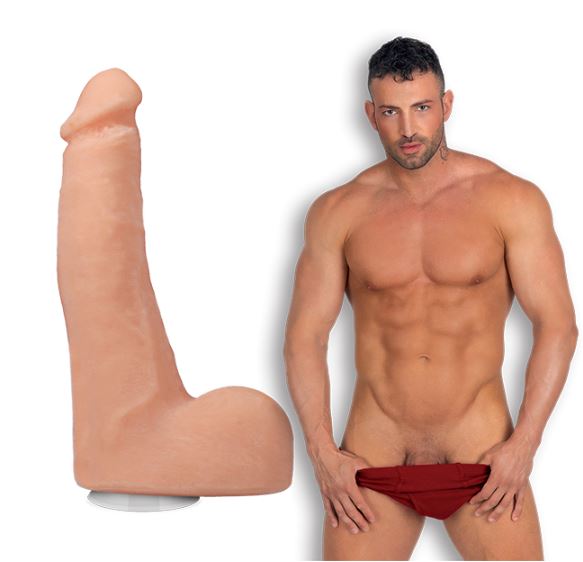 Signature Cocks Maximo Garcia