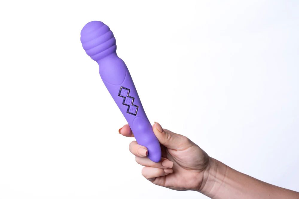 Zoe Vibrating Purple Wand