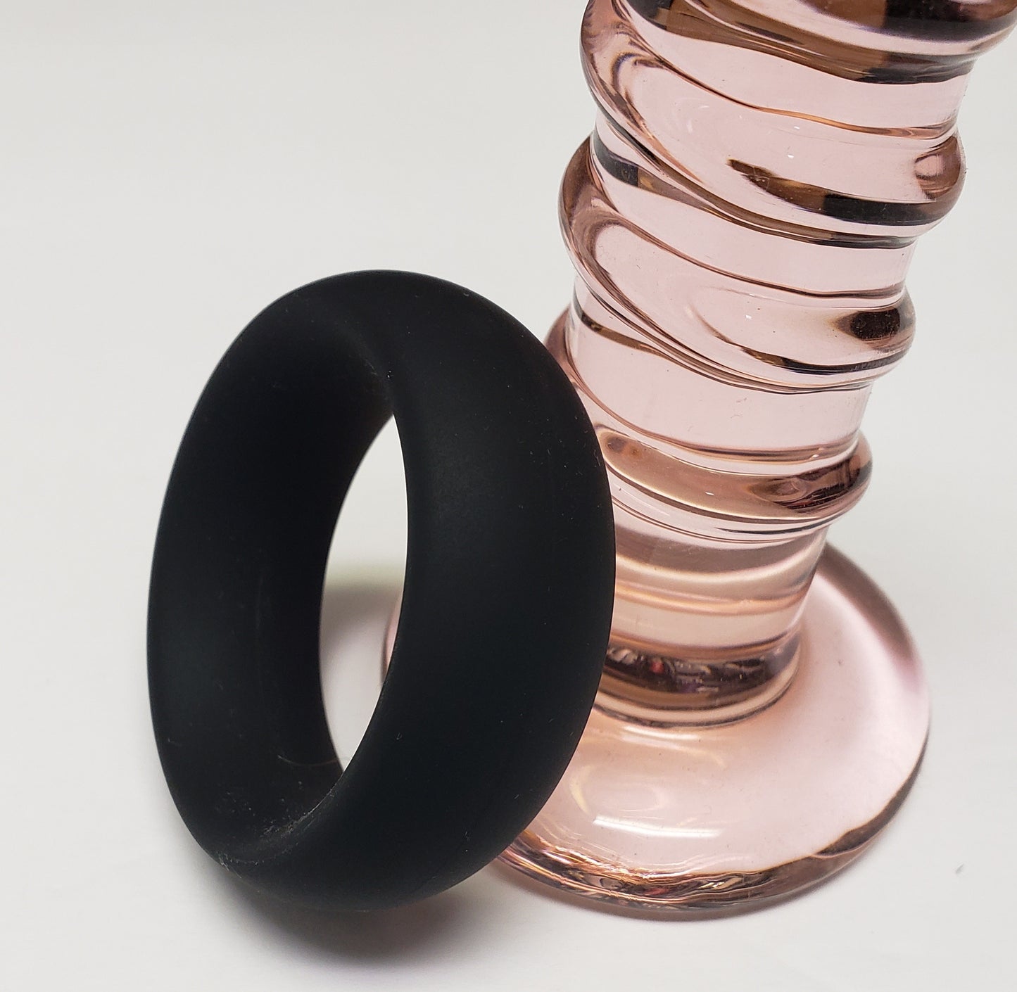 Wide Silicone Donut Ring Black "